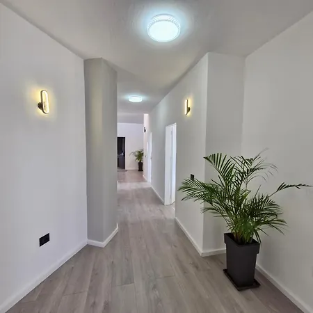 Skyline Penthouse Wrap-around Terrace & Outdoors Jacuzzi * Durres