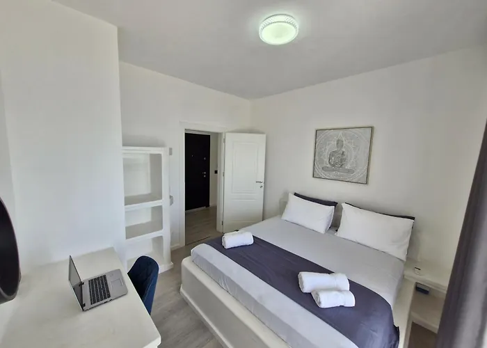 Luxury Penthouse * Durrës