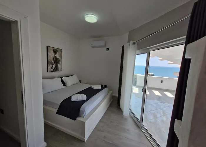 Luxury Penthouse * Durrës